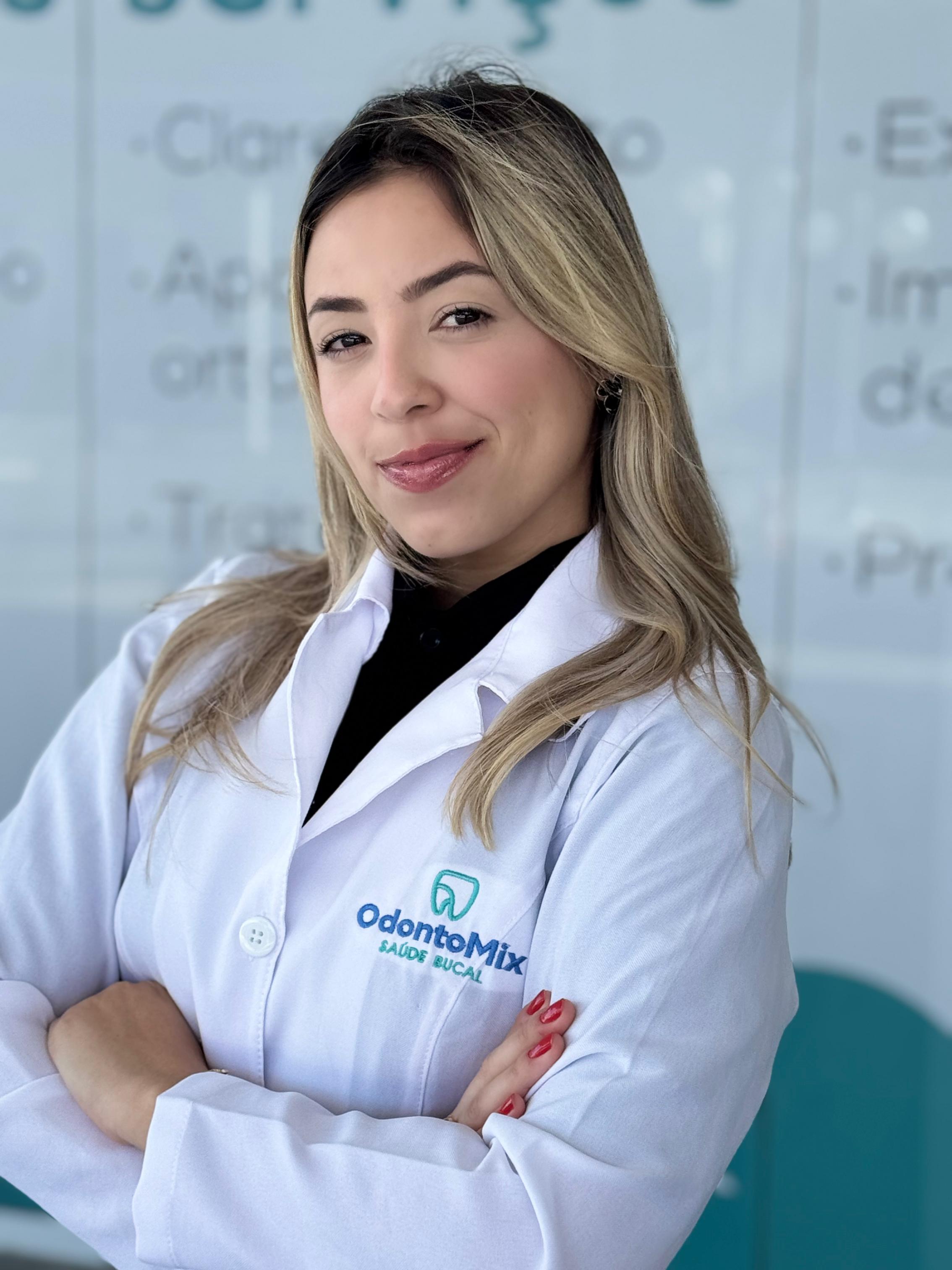 Dr(a). Mayllane Mello - Odontopediatria e Clínica Geral